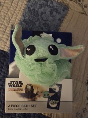 Star Wars Mandalorian Grogu Bath Loofah and Towel Set